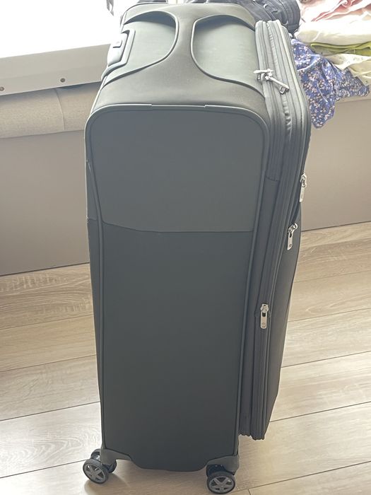 Продается чемодан SAMSONITE