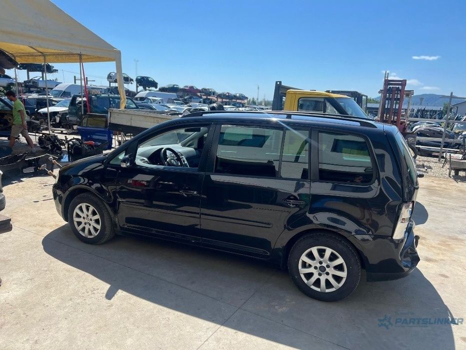 Dezmembrez VOLKSWAGEN TOURAN 1T1, 1T2 2005 1.9 TDI AVQ 74KW|100HP