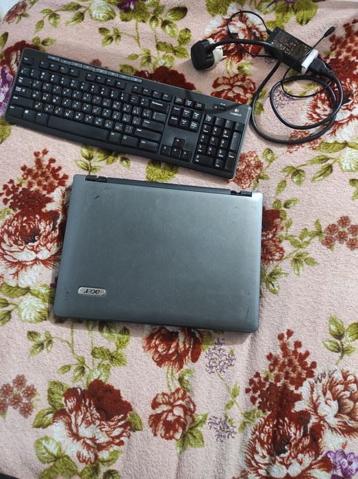 Noutbok Acer sirochna sotiladi