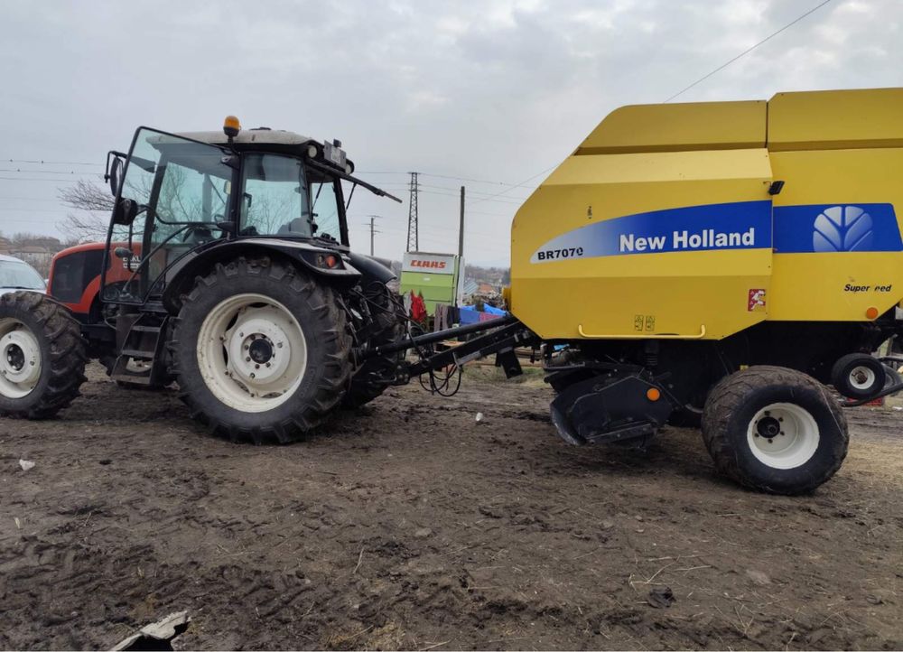 Продавам рулонна балировачка New Holland BR7070 SuperFeed
