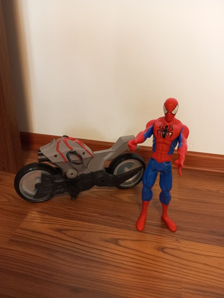 Spiderman și motocicleta