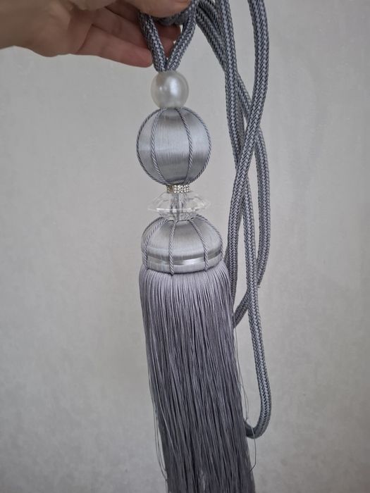 Держатель для штор кисточки