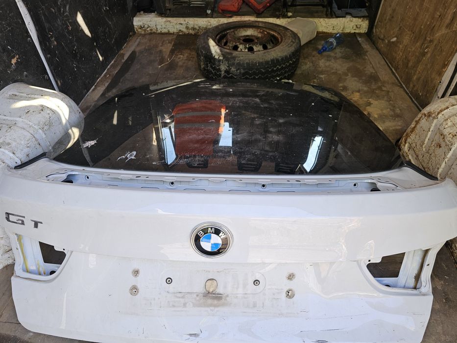 Заден капак с забележка за БМВ GT3