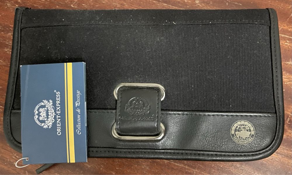 кожаный или кожзамовый органайзер