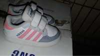 Adidasi adidas marimea 22