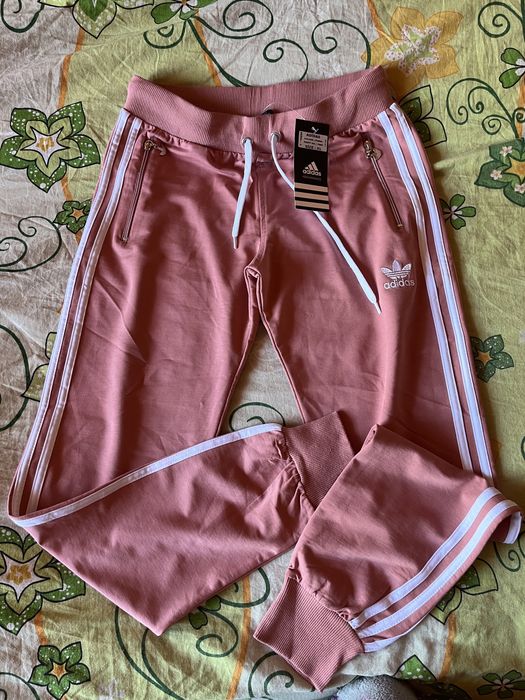 Pantaloni de trening pentru femei