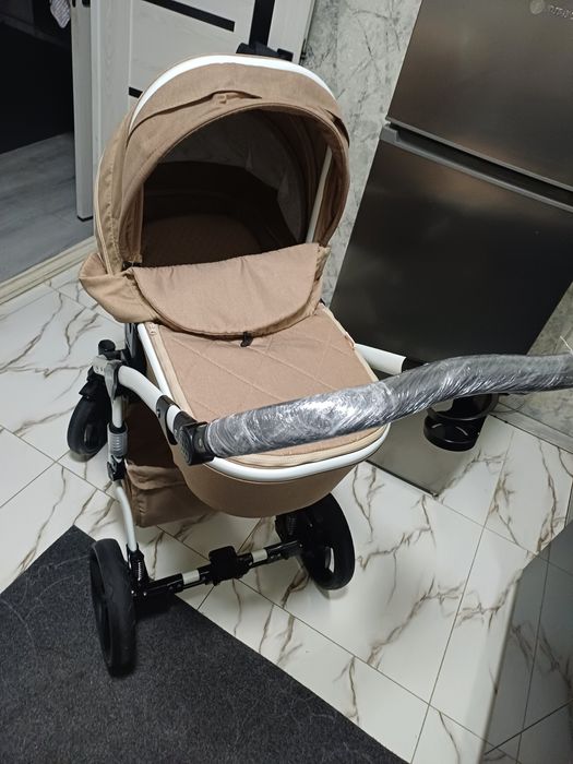 Продаётся фирменный коляска