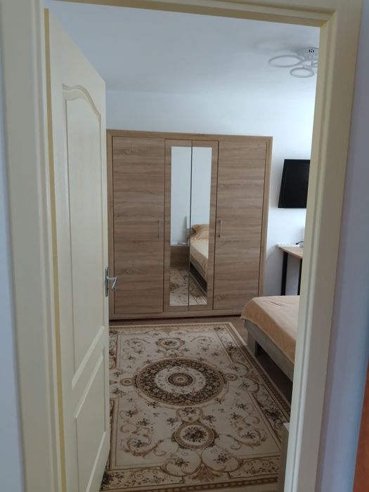 Închiriez/ schimb cu casa un apartament cu 3 camere central