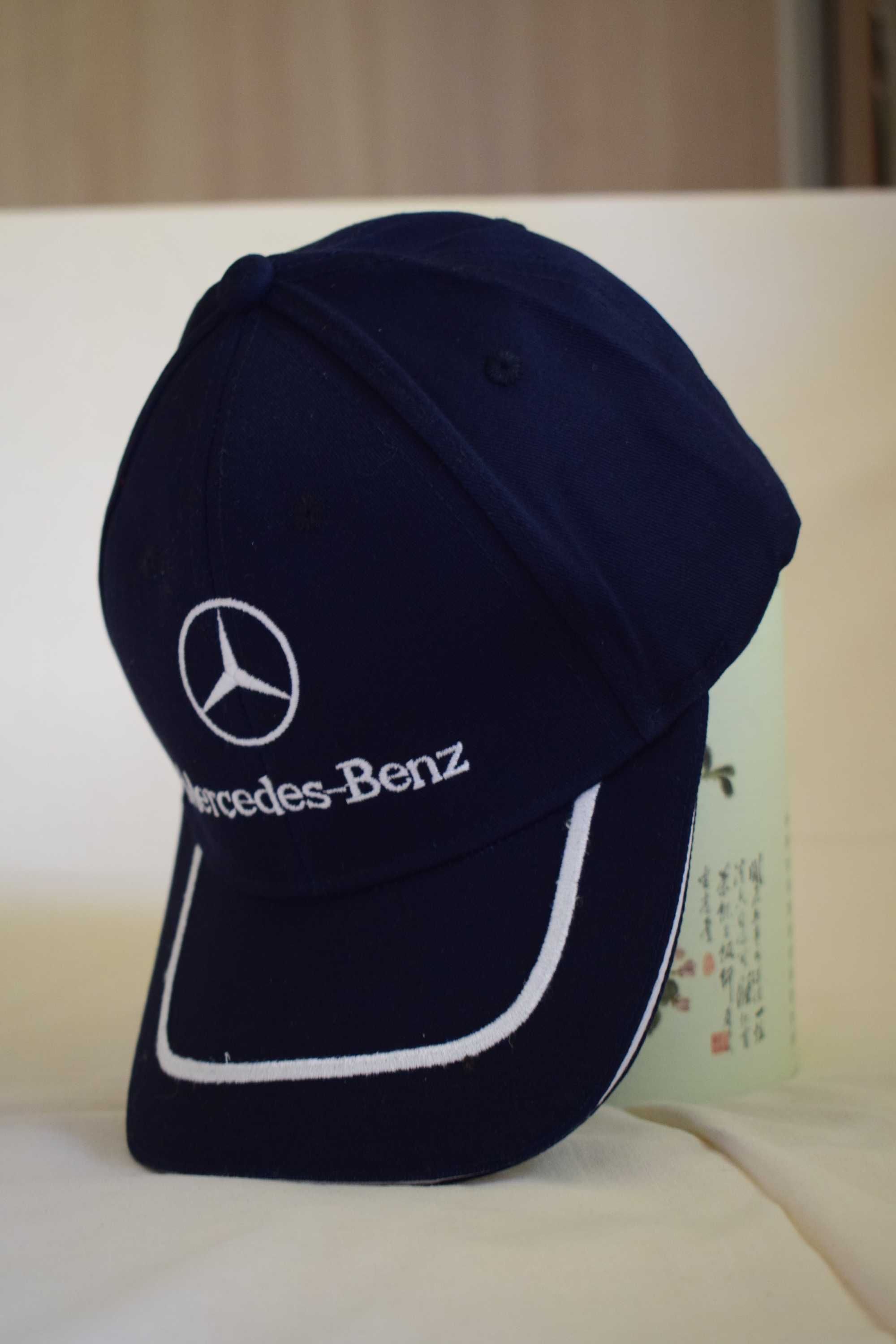Кепка с логотипом Mercedes Benz