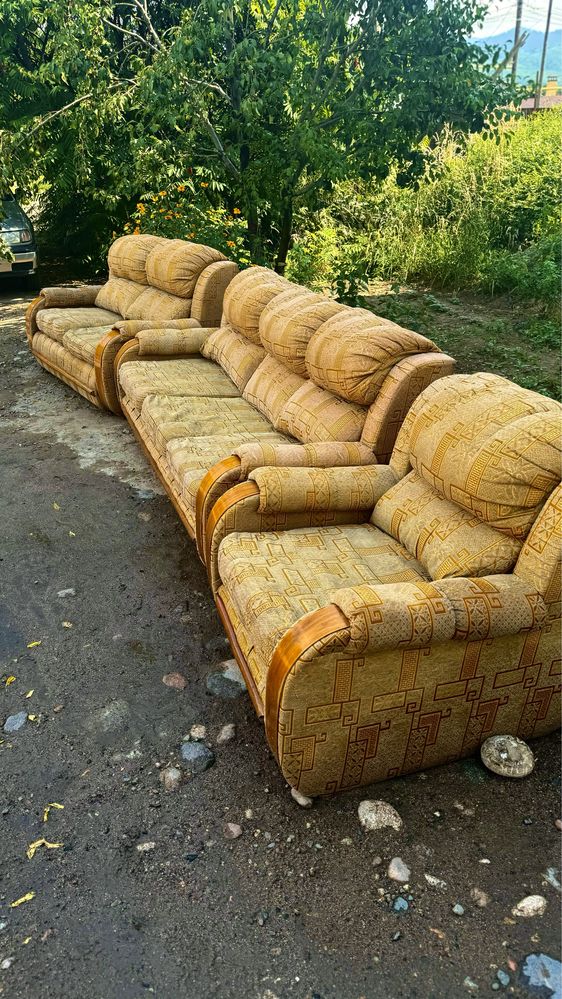 Диван для дома большой