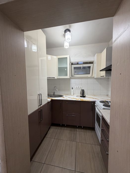 Сдается отдельно стоящее здание, с домом в 2 уровня