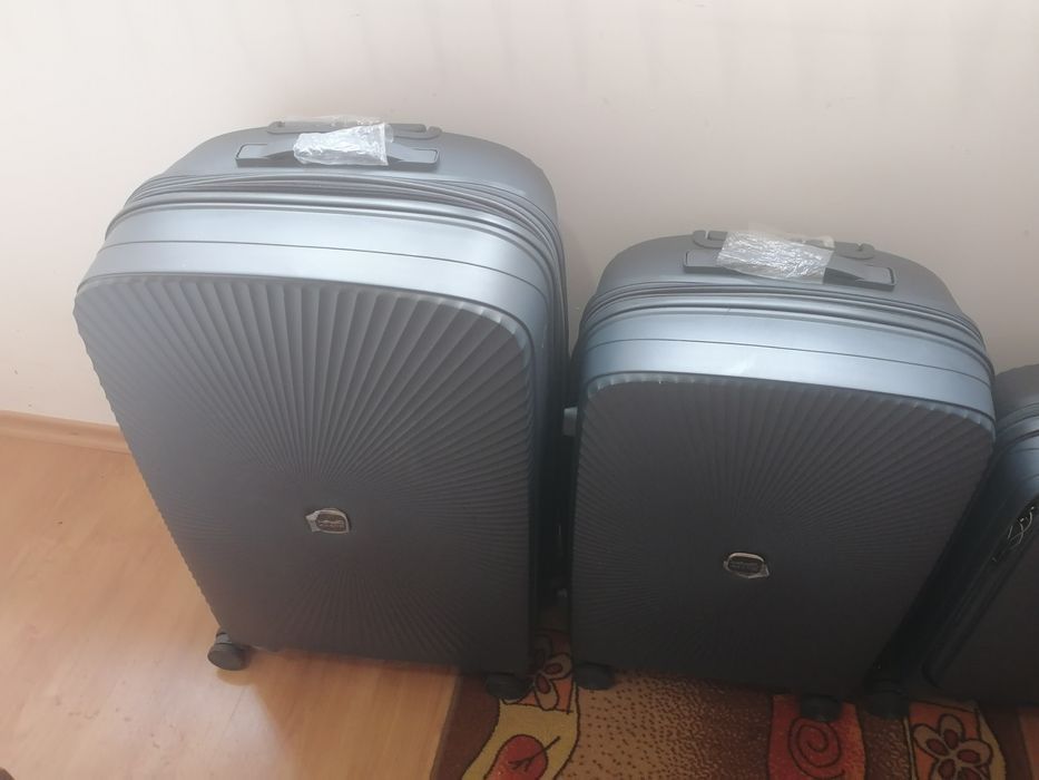Нови Два броя куфари за багаж голям и среден Grand Ghepard Grafitt Пол
