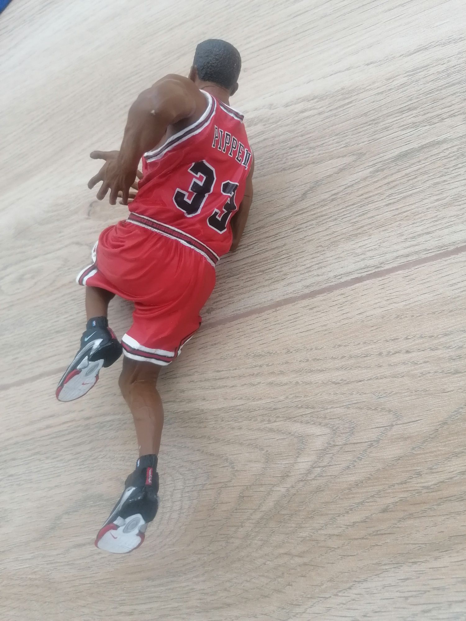 Figurina jucător NBA nr. 33 Pippen, și NFL nr. 11 Fitzgerald