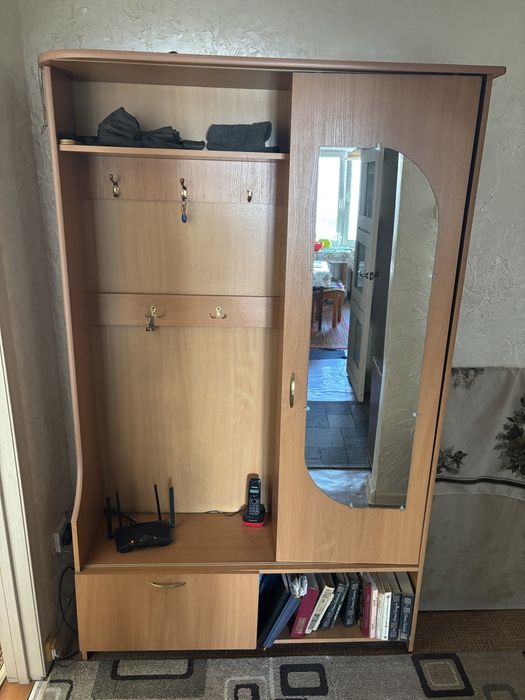 Шкаф с зеркалом  в прихожую