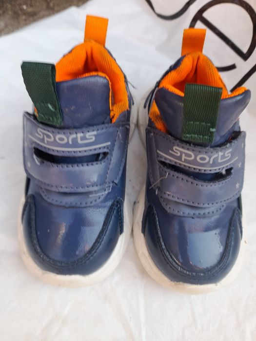 Продаю кроссовки на мальчика