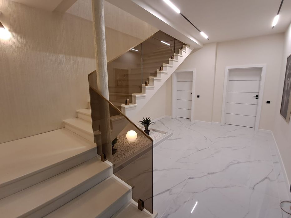 Balustrada sticla interioară și exterioară