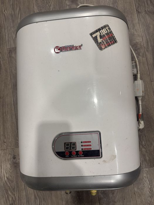 Продам водонагреватель б/у