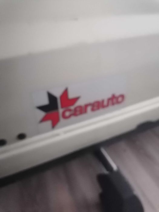 Portbagaj auto în perfectă stare