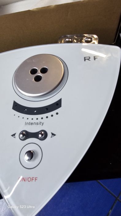 Dispozitiv de lifting cu radiofregvență pt față și corp