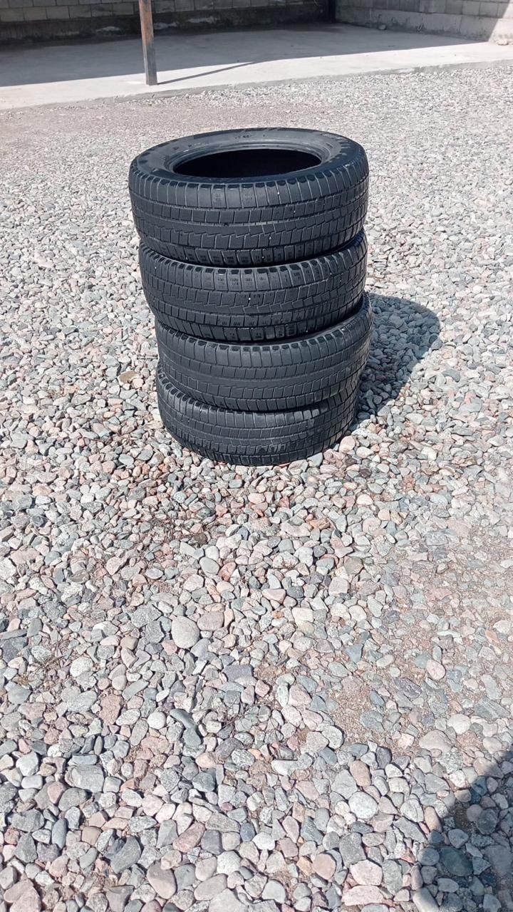 Продается зимние шины!!! 225/65R17 в хорошем состояний.