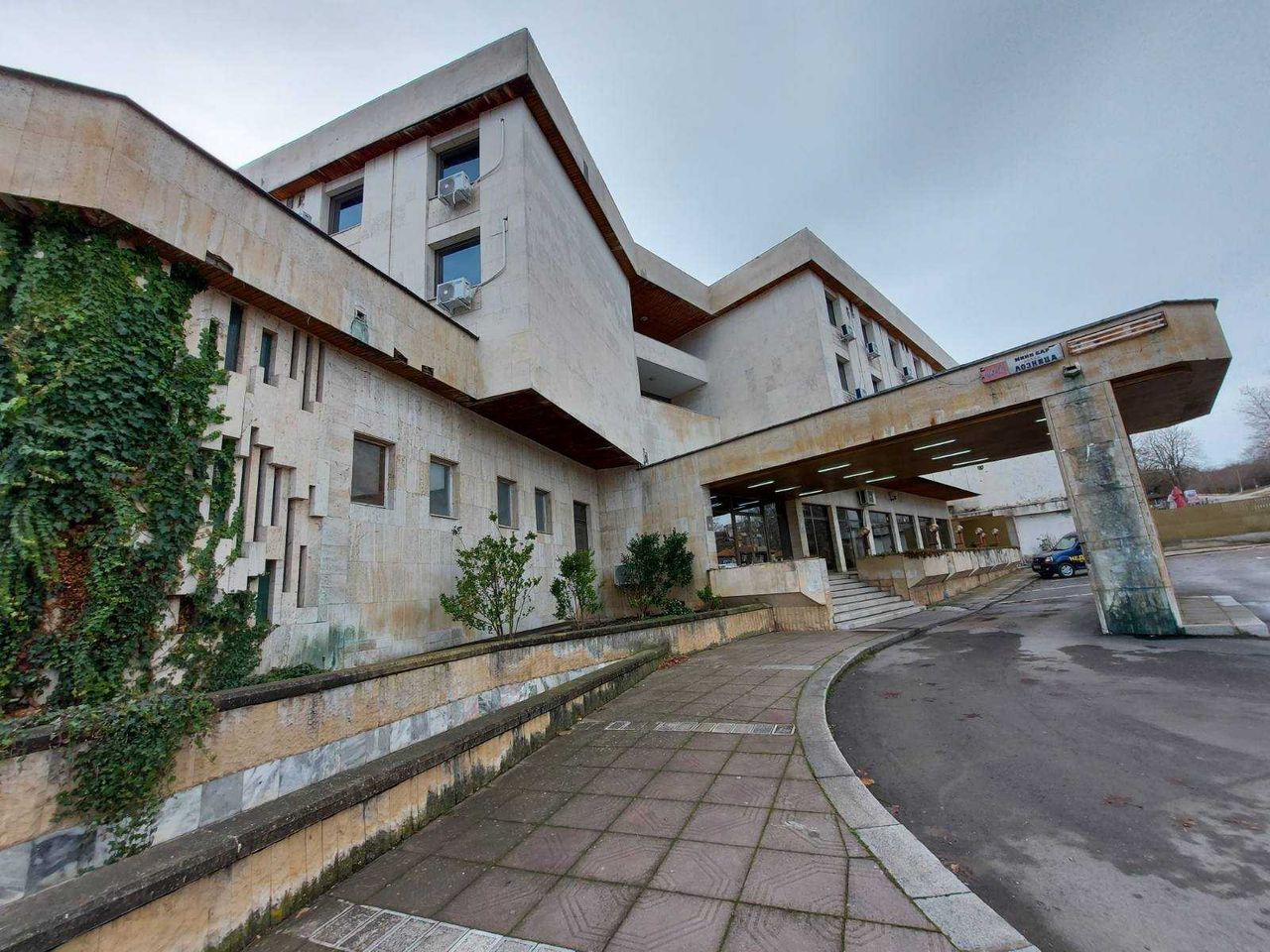 Продава се Хотел в Лозница - 5200 кв.м за 297 €/кв.м - Снимка #1