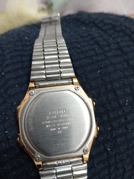 Vând ceas Casio dama