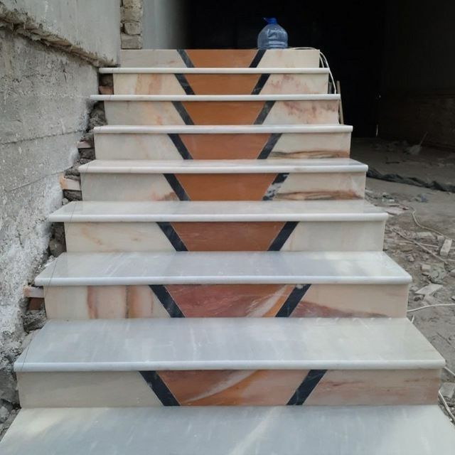 Miramir marmar va xar xil turdagi toshlar bor dastavkamiz bor