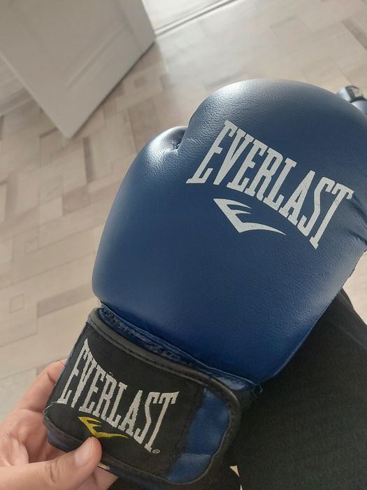 Боксерские перчатки
