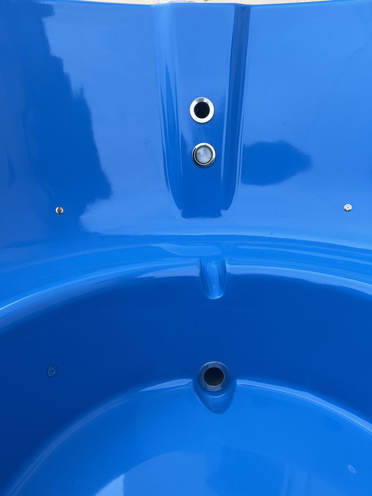 Ciubar de Top 5-6 persoane ! Jacuzzi /Aeromasaj /Bec pneumatic/Hottub