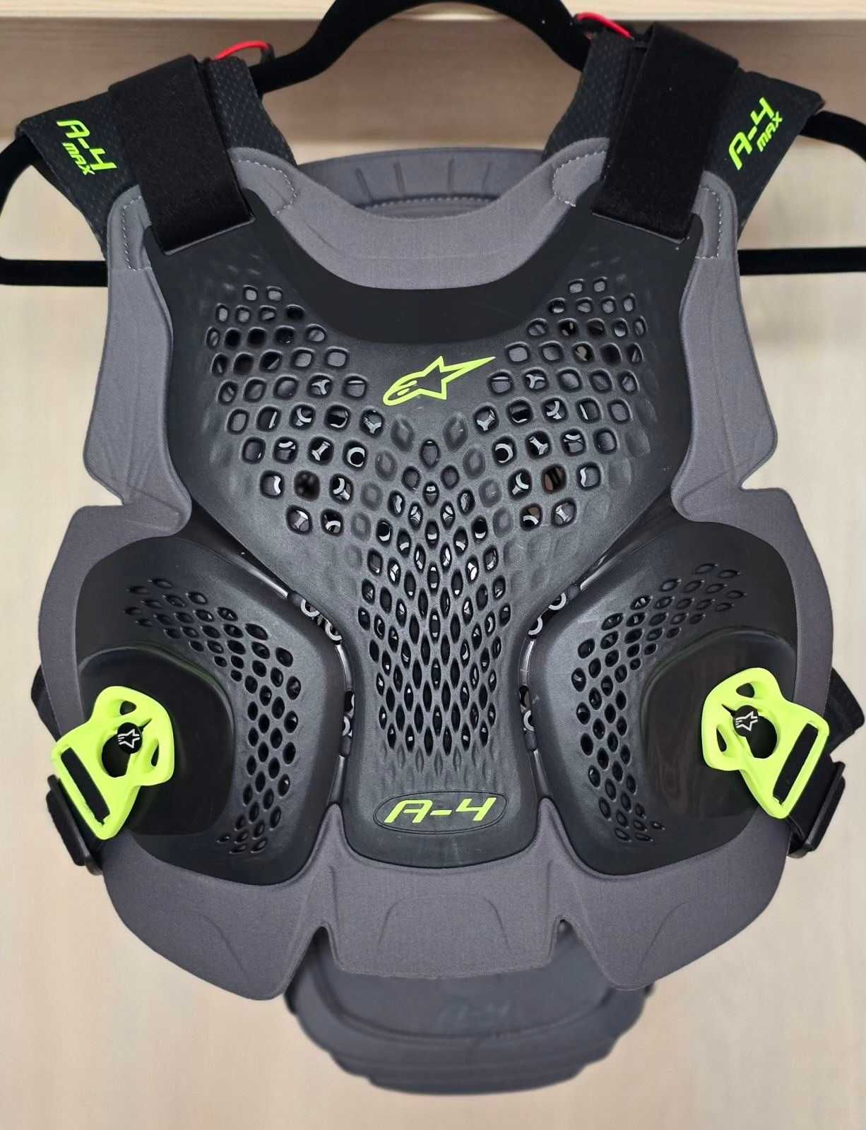 Протекторна броня ALPINESTARS A-4 Max BLACK/YELLOW