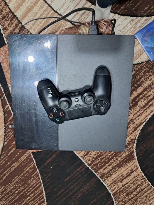 Vand ps 4 950 lei cu negocieri mici .