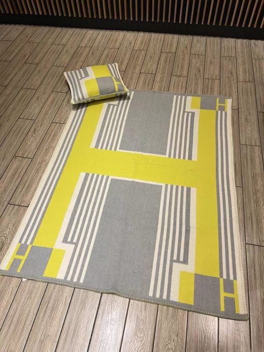 Тип Hermes Одеяло и Възглавница