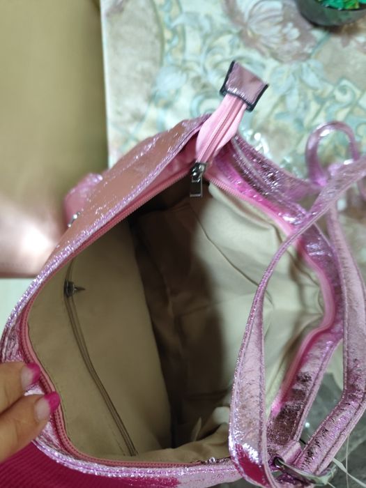 Vând doua genti noi