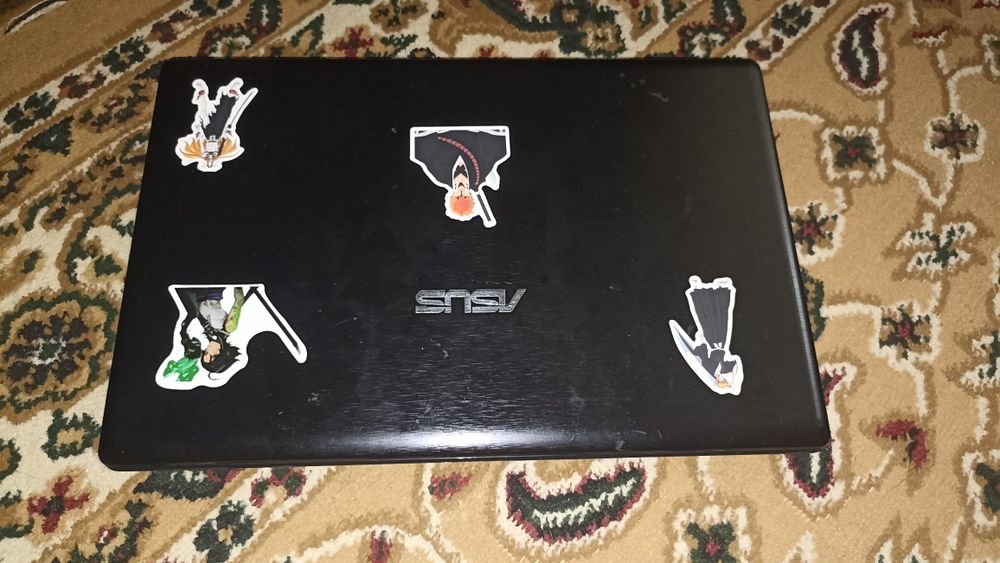 ноутбук asus в хорошем состоянии