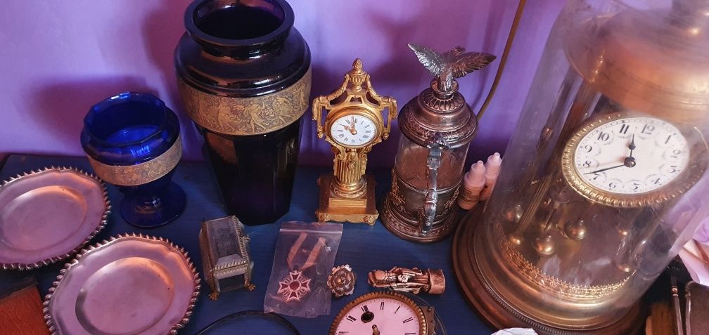 Deosebit ceas francez de masa/semineu bronz doree anii 1850 autentic!