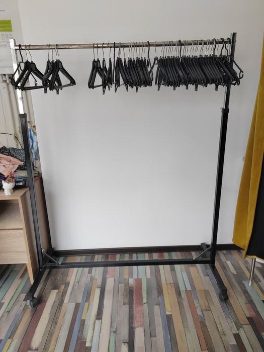 Stender îmbrăcăminte