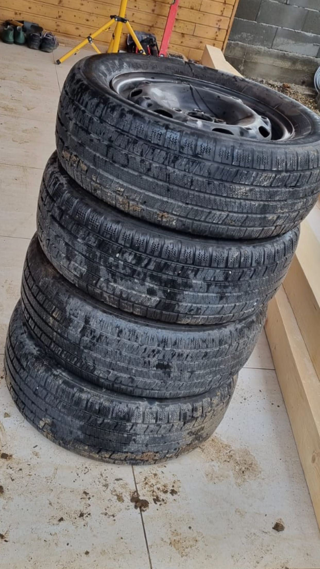 Anvelope Michelin 195/60/40 iarna