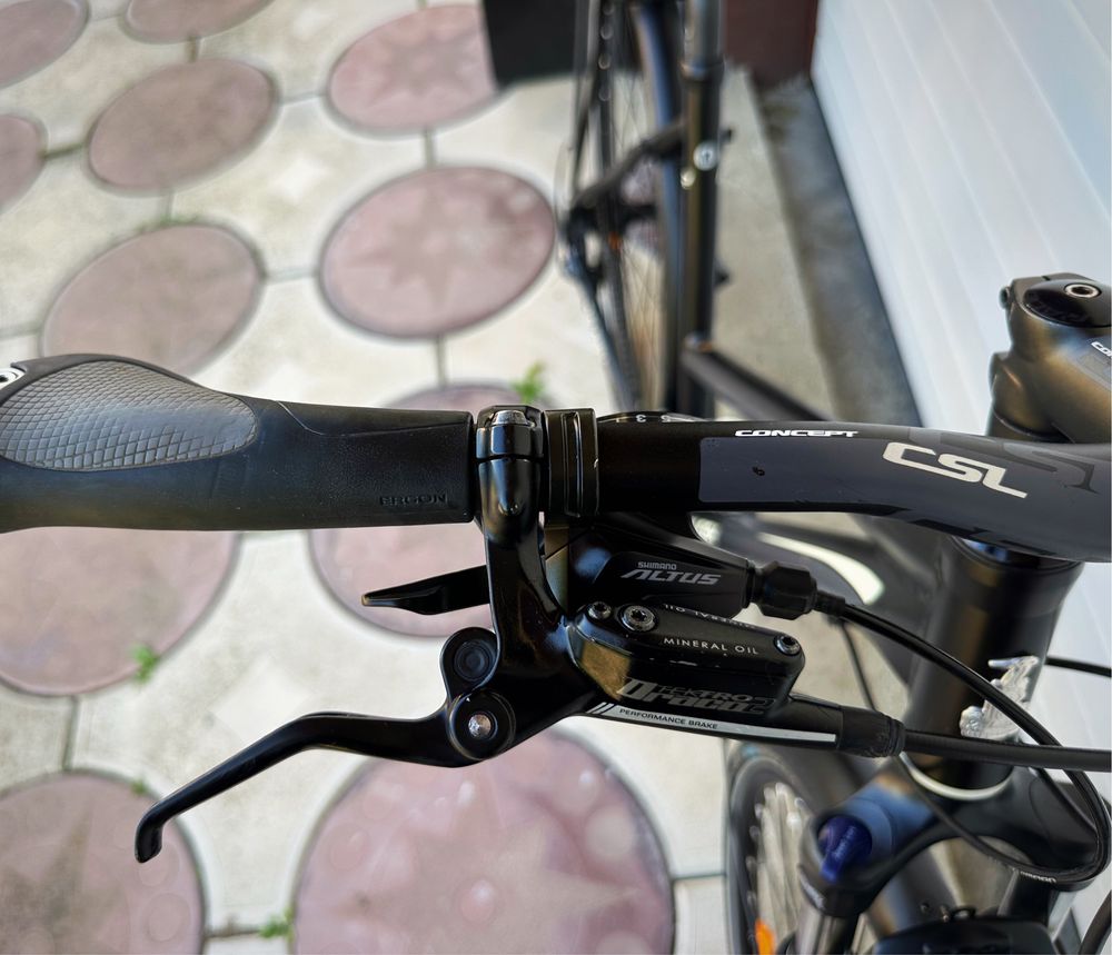 Vand Bicicleta RALEIGH,impecabila,frane hidraulice,echip DEORE!