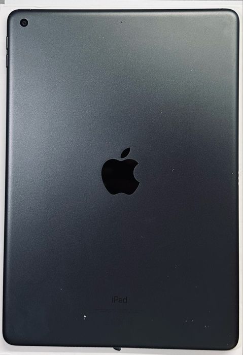 iPad 7th Gen + Logitech Rugged Folio клавиатура