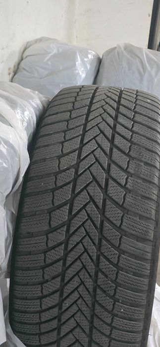 Зимни гуми 20 цола за джип Bridgestone Blizzak LM005
