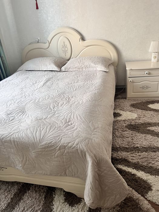 Продам спальный гарнитур