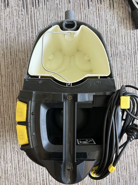 Продам Karcher Puzzi 8/1