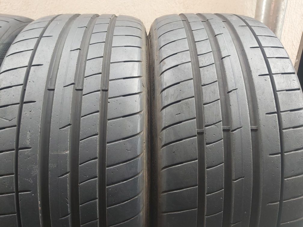 Автомобилни гуми 235 35 20 Goodyear