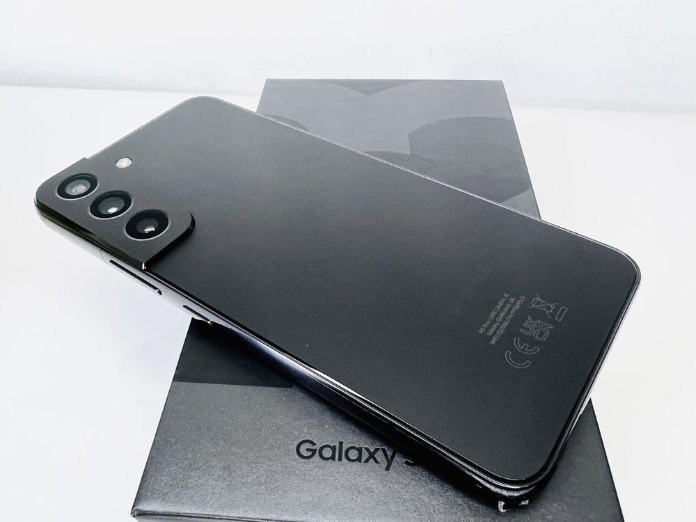 Samsung Galaxy S22 5G 128GB 8RAM Phantom Black Перфектен! Гаранция!