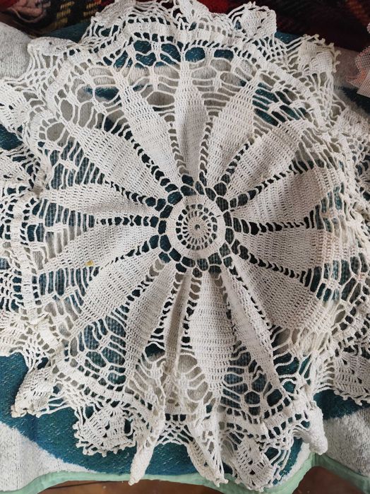 Ръчно плетени покривки и карета