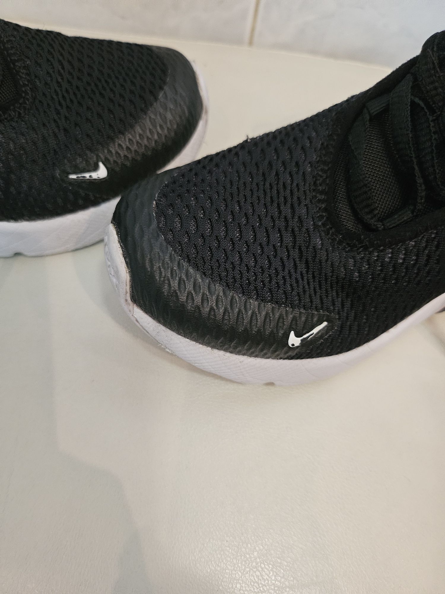 Маратонки Nike Air max 270