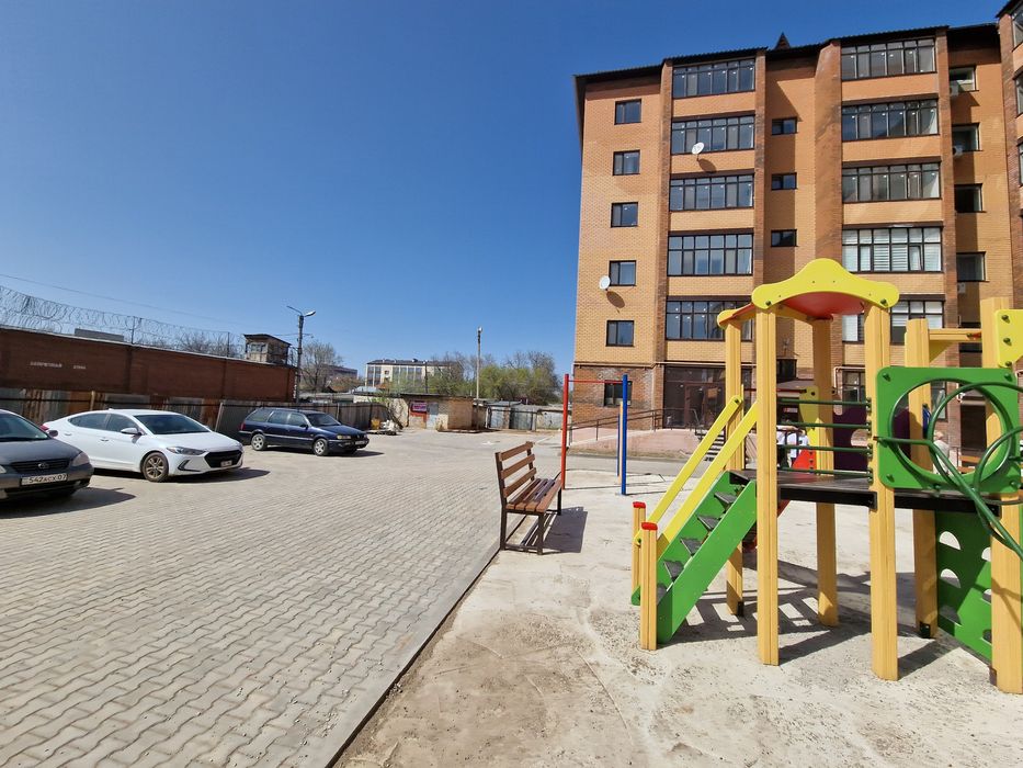 Продается кирпичный гараж в центре