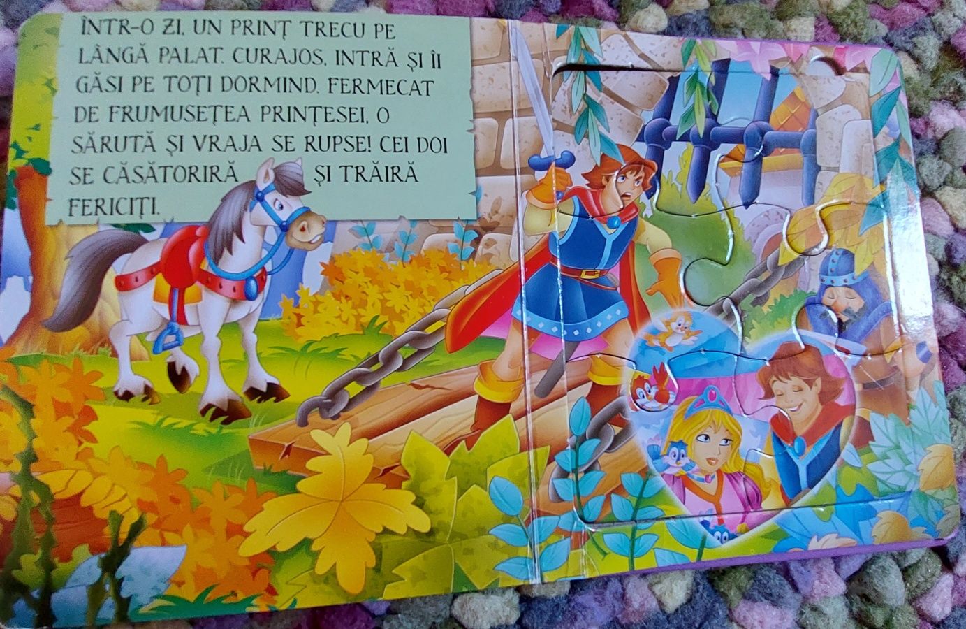 Frumoasa adormita - carte cu puzzle