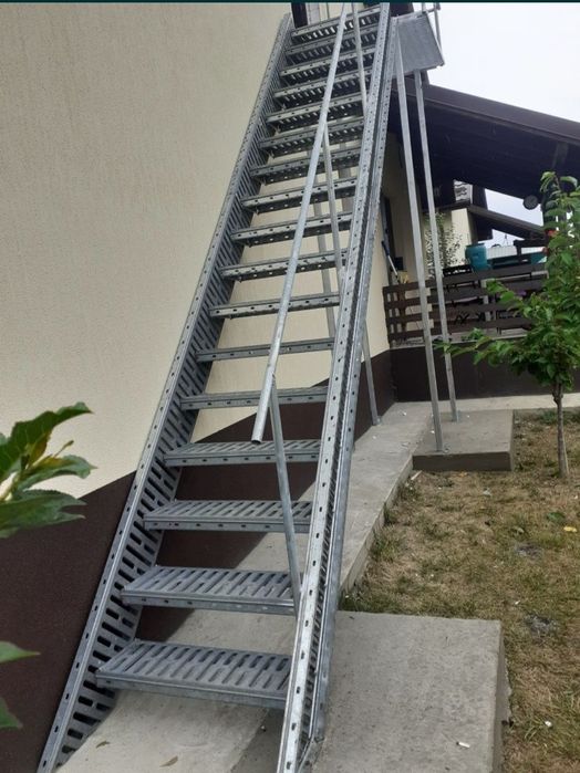 Scări metalice galvanizate la orice demisiune asiguram transport ori u