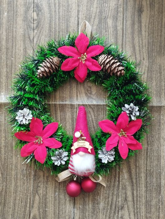 Коледни венци ръчно изработени